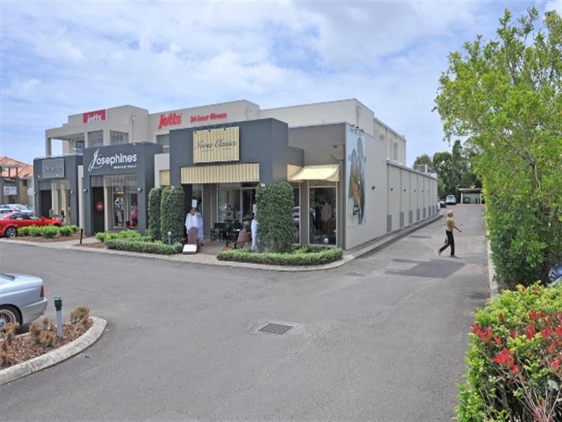 Shop 2/5 Gibson Road, Noosaville QLD 4566