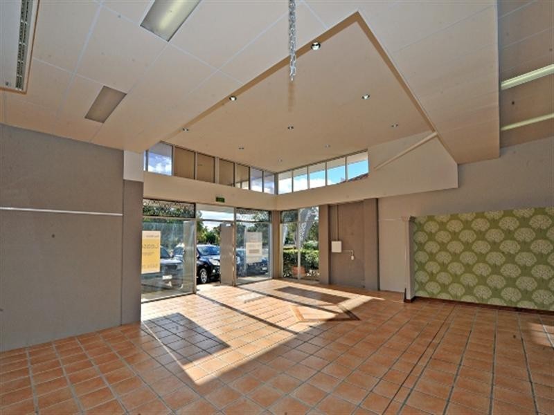 Shop 2/3 Gibson Road, Noosaville QLD 4566