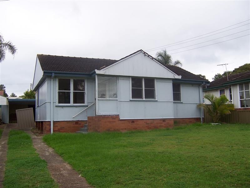 8 Dean Avenue, Raymond Terrace NSW 2324