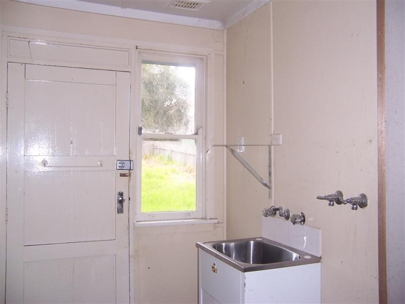 8 Dean Avenue, Raymond Terrace NSW 2324