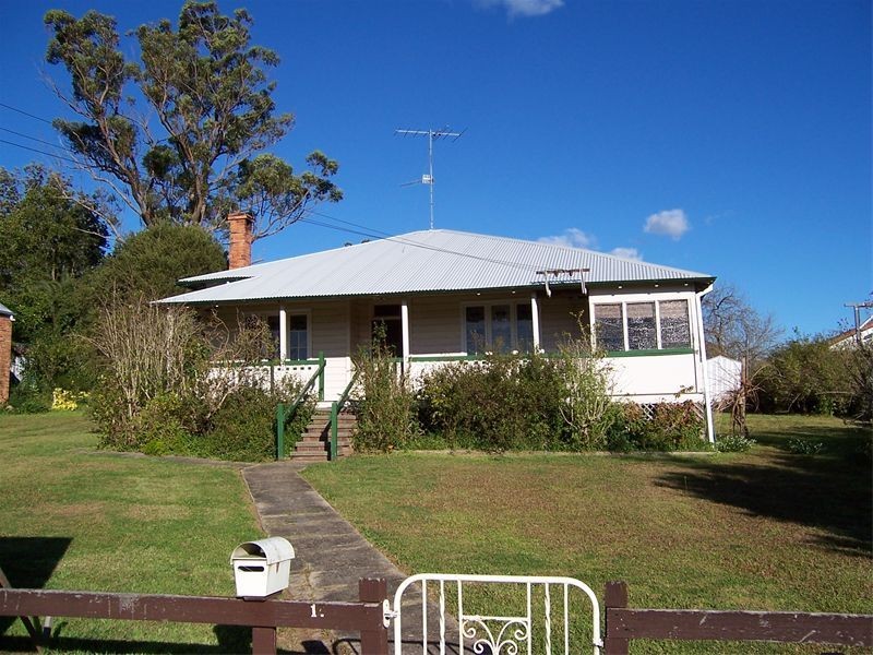 14 Memorial Avenue, Stroud NSW 2425