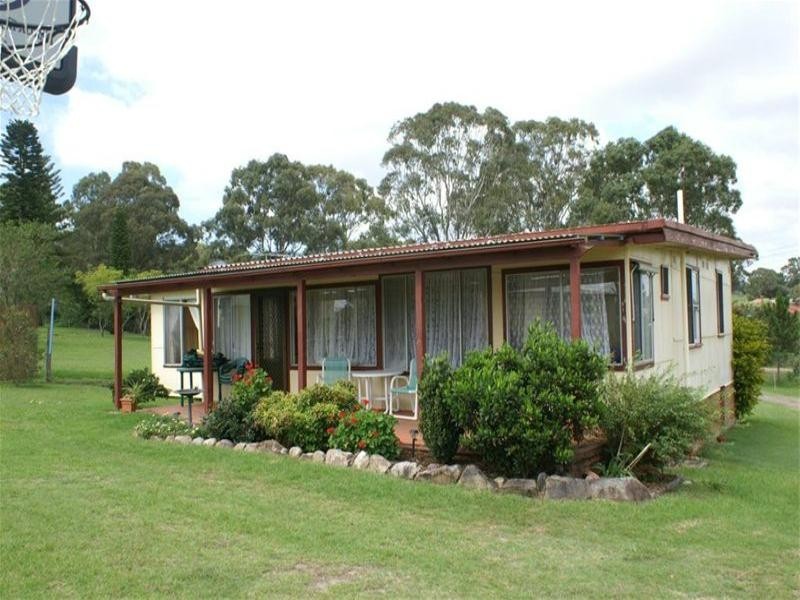 8 Kuranga Avenue, Raymond Terrace NSW 2324