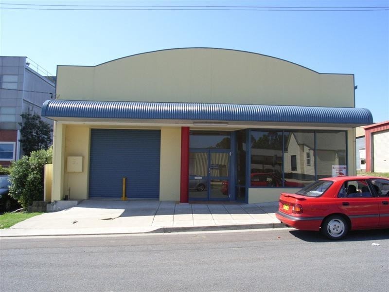 8 Hughes Street, Gateshead NSW 2290