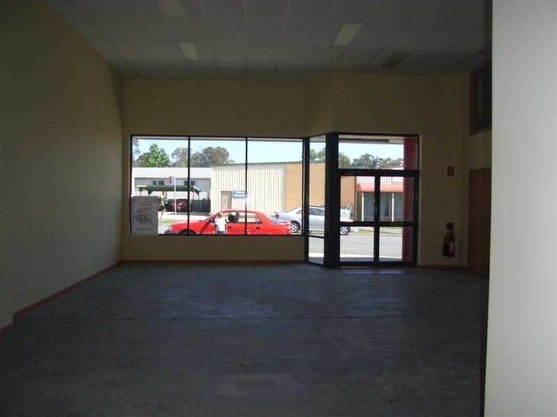 8 Hughes Street, Gateshead NSW 2290