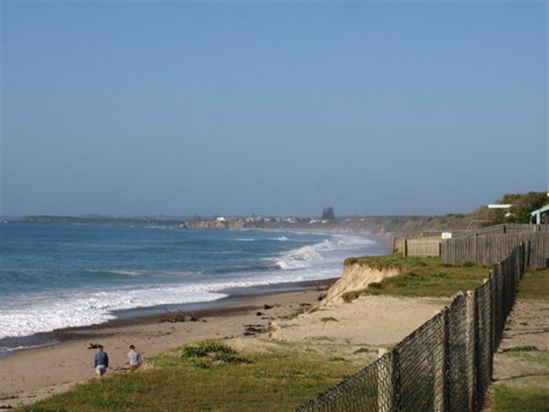 40-42 Old Bar Road, Old Bar NSW 2430