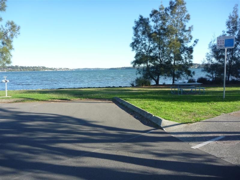 Shop 2/390 The Esplanade, Warners Bay NSW 2282