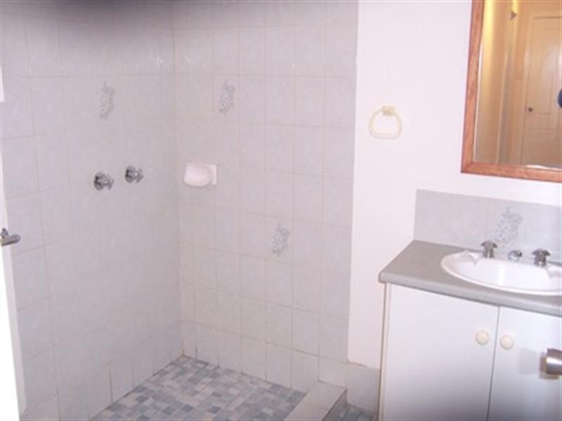 5 New Street, Belmont NSW 2280