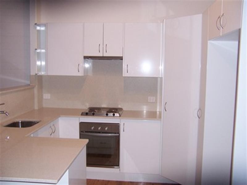 5 New Street, Belmont NSW 2280