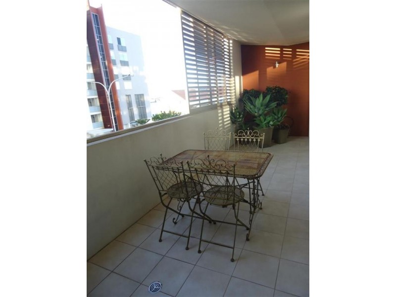 203/4 Honeysuckle Drive, Newcastle NSW 2300