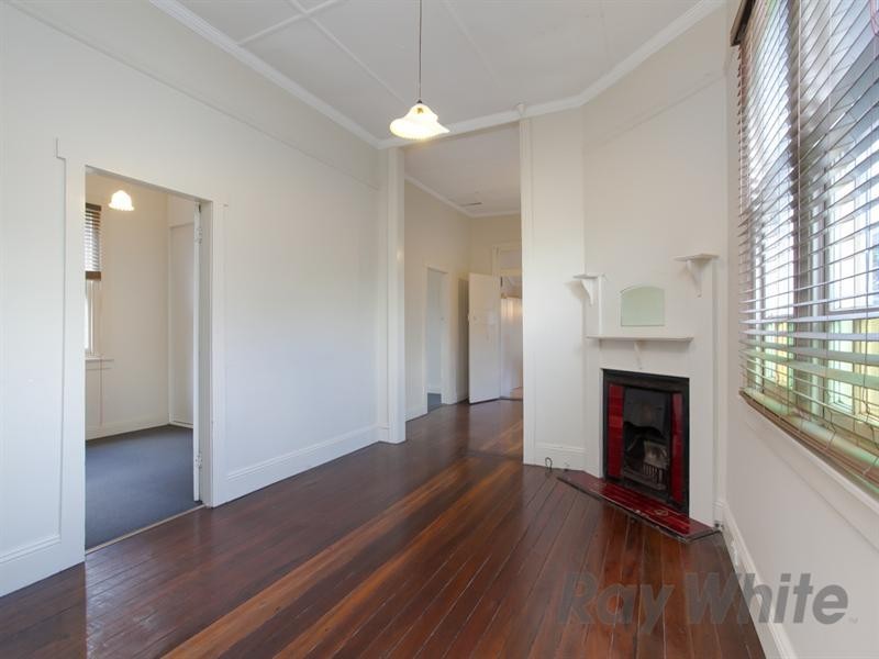 19 Sunderland Street, Mayfield NSW 2304