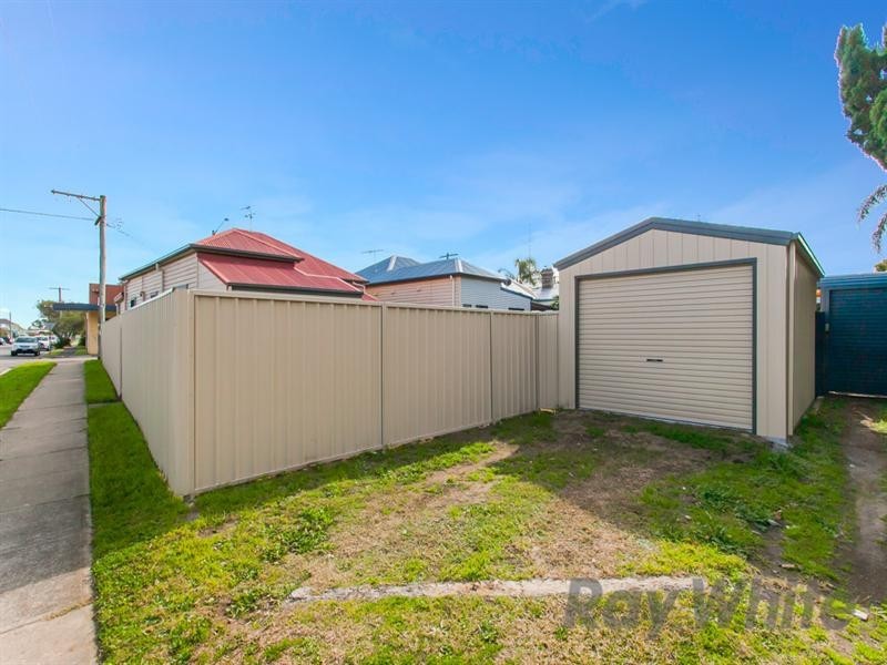 38 Mitchell Street, Stockton NSW 2295
