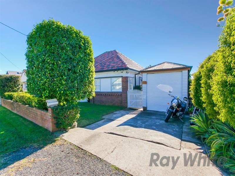 12 Frederick Street, Waratah NSW 2298