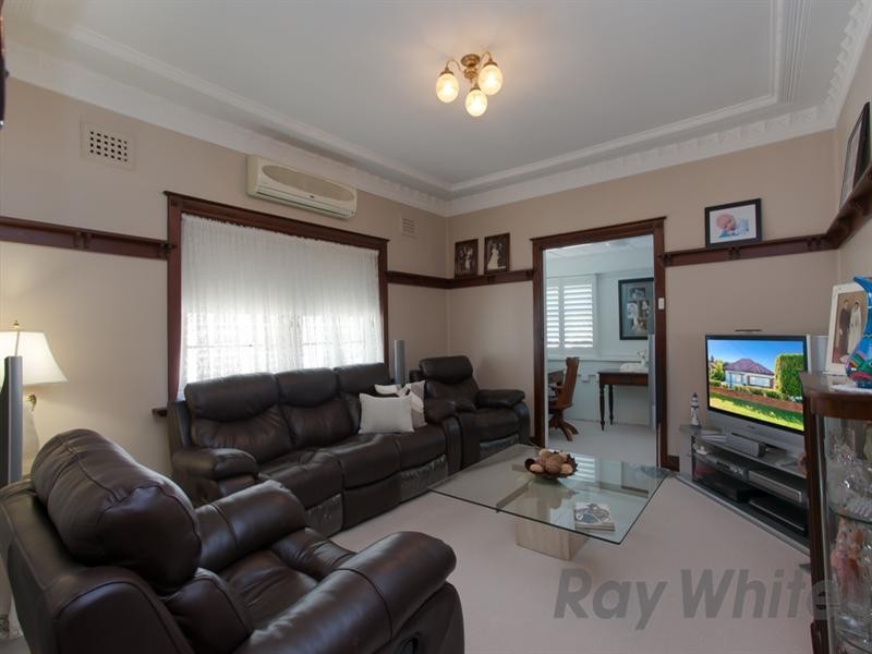 12 Frederick Street, Waratah NSW 2298