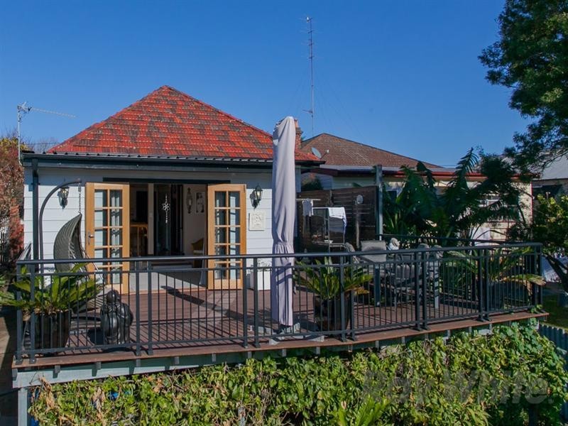 12 Frederick Street, Waratah NSW 2298