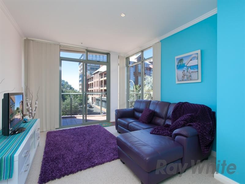 Unit 302/26 Pacific Street, Newcastle NSW 2300