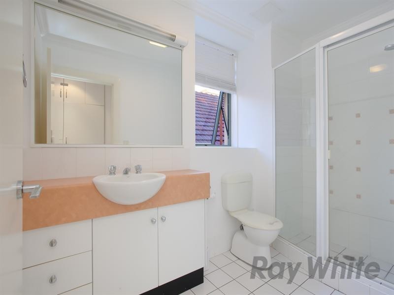 Unit 302/26 Pacific Street, Newcastle NSW 2300