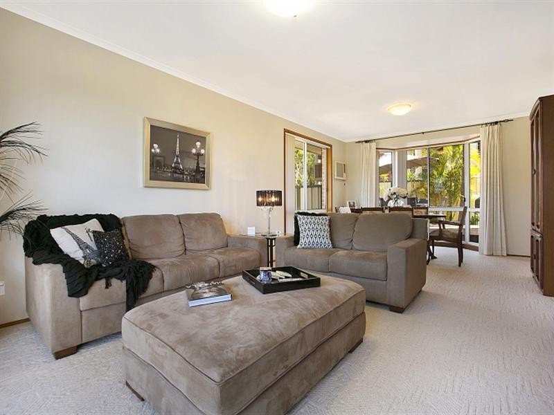 1 Fosterton Close, Maryland NSW 2287