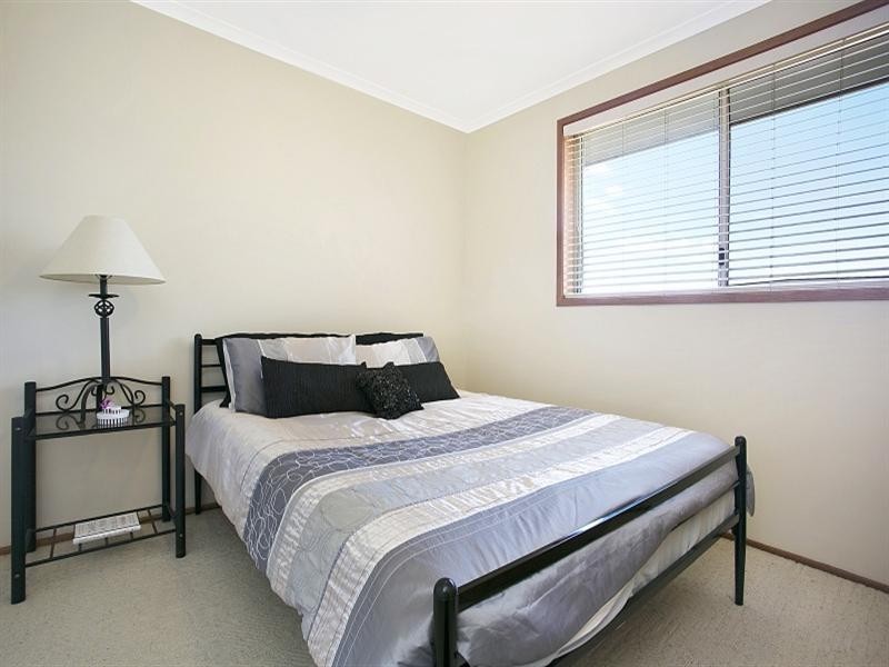 1 Fosterton Close, Maryland NSW 2287