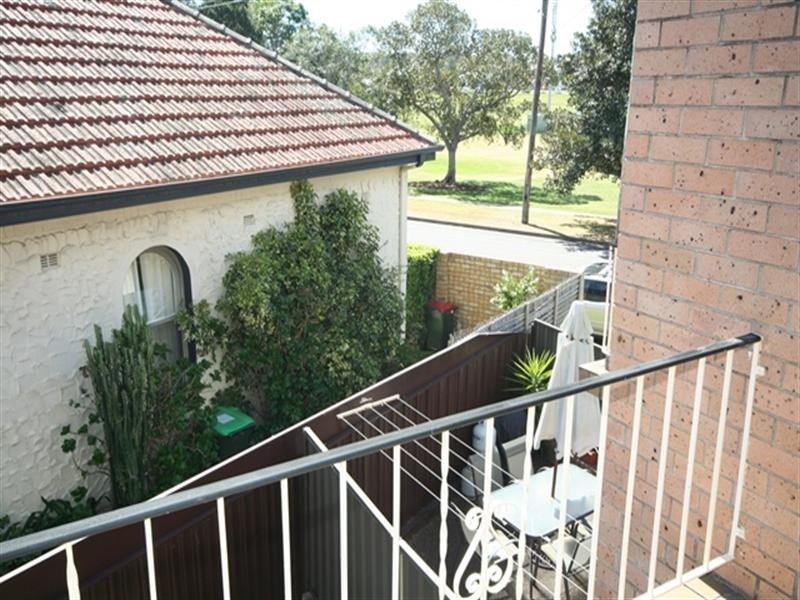 Unit 2/33 Howe Street, Lambton NSW 2299