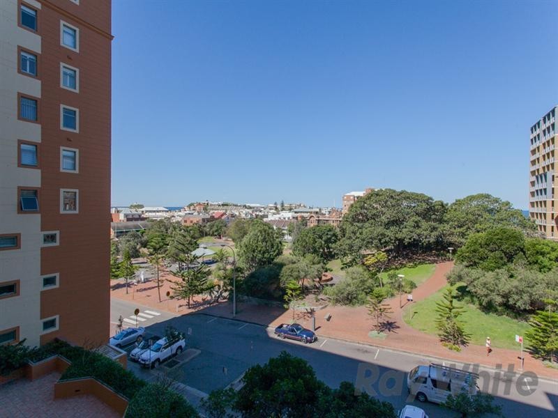 403/26 Pacific Street, Newcastle NSW 2300