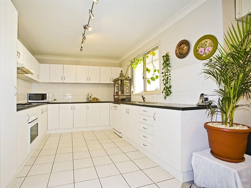 1 Hebe Place, Cameron Park NSW 2285