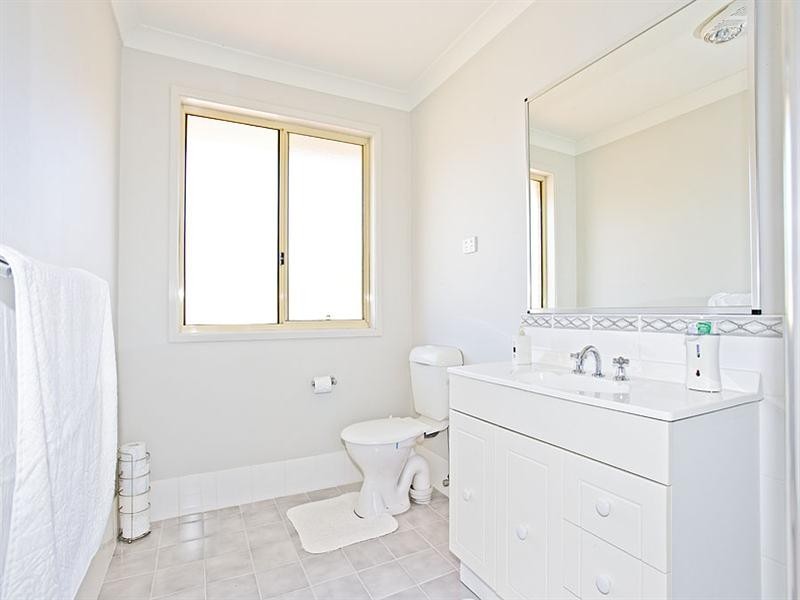 1 Hebe Place, Cameron Park NSW 2285