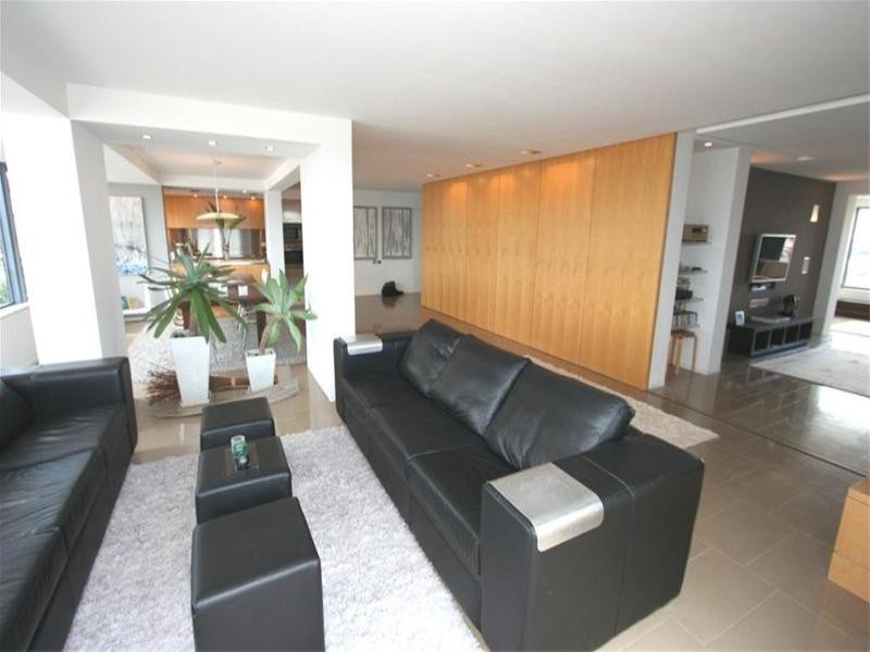 30 Tyrrell Towers, 55 Shortland Esplanade, Newcastle NSW 2300