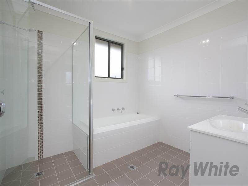 4/9 Tallowwood Crescent, Fletcher NSW 2287