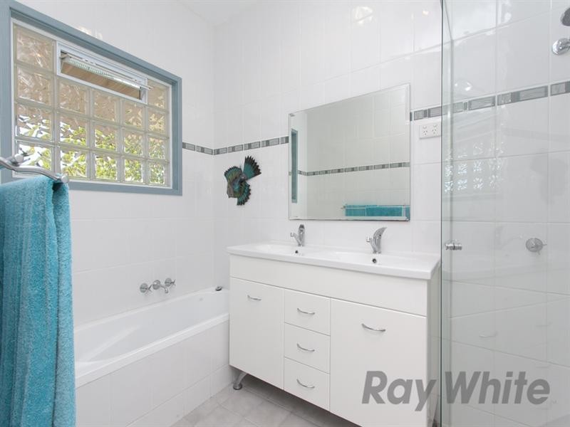 18 Jones Avenue, Warners Bay NSW 2282