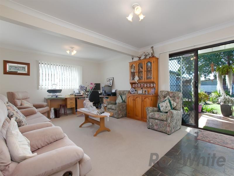 18 Jones Avenue, Warners Bay NSW 2282