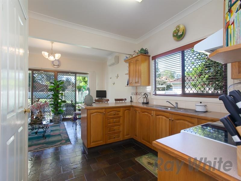 18 Jones Avenue, Warners Bay NSW 2282