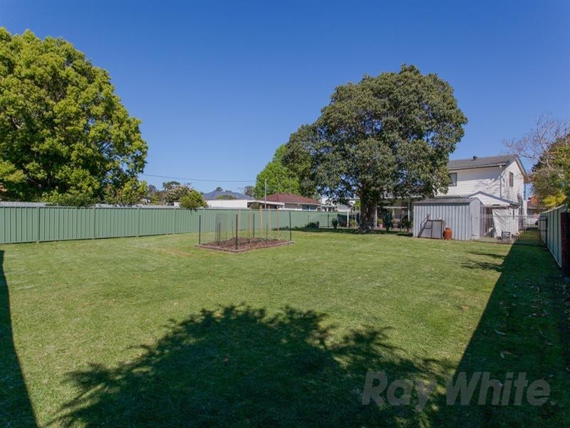 18 Jones Avenue, Warners Bay NSW 2282