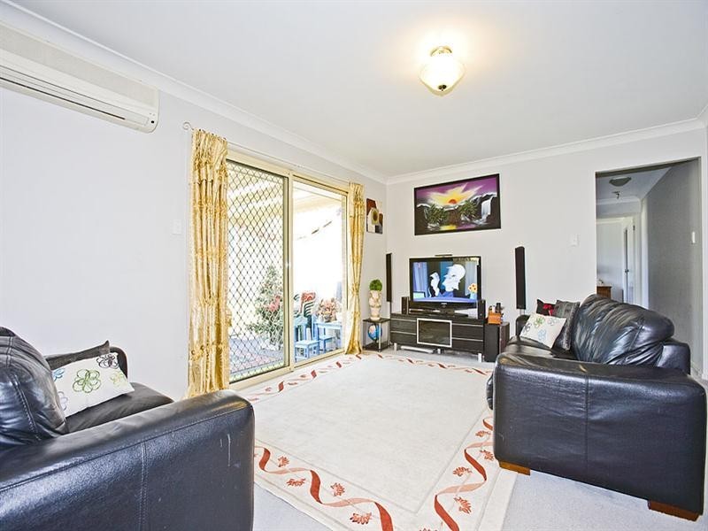 1 Hebe Place, Cameron Park NSW 2285