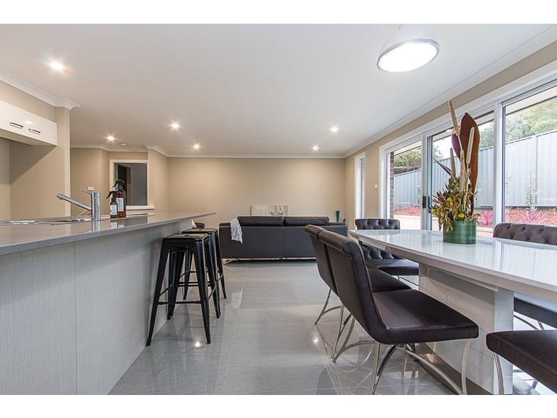 8 Abrahams Lane, Charlestown NSW 2290