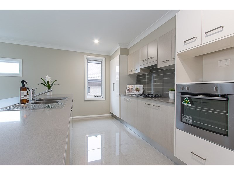 8 Abrahams Lane, Charlestown NSW 2290