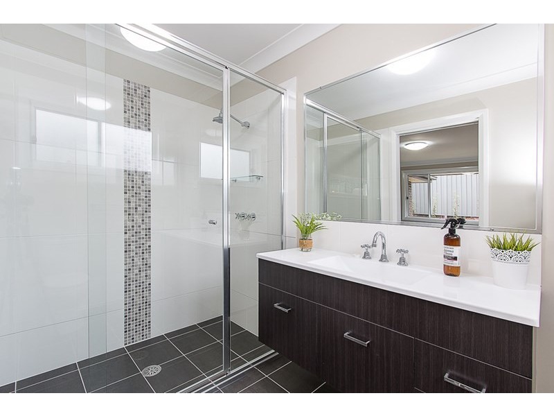 8 Abrahams Lane, Charlestown NSW 2290