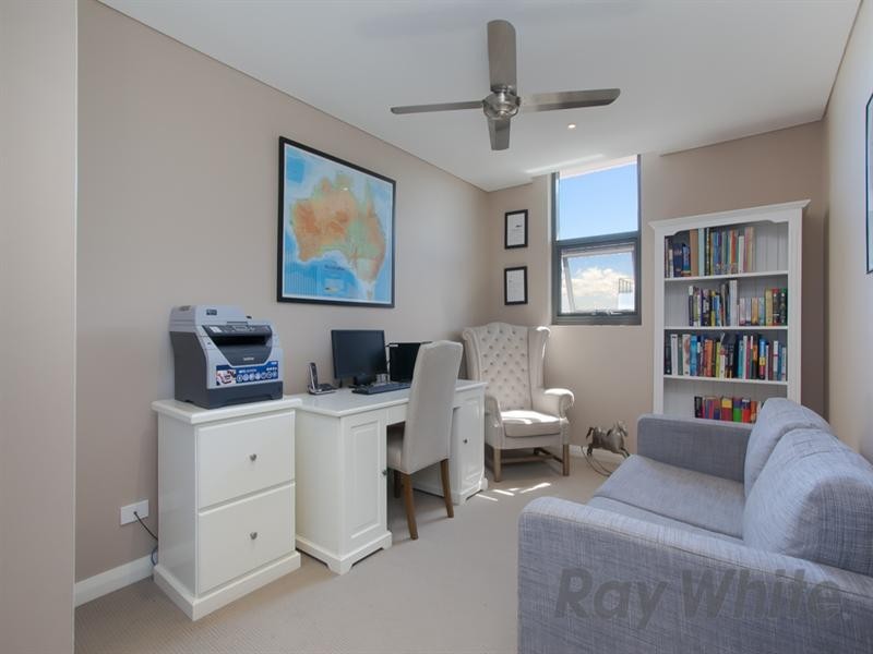 E406/18-20 Smart Street, Charlestown NSW 2290