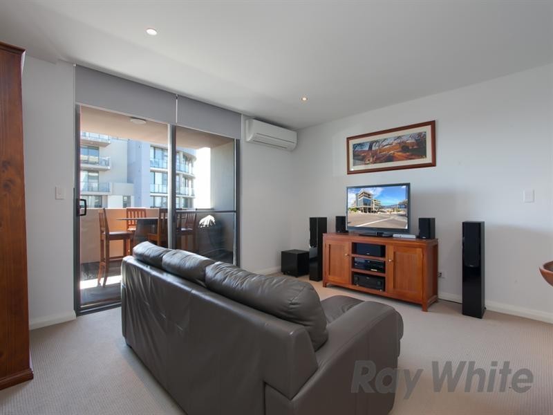 E406/18-20 Smart Street, Charlestown NSW 2290