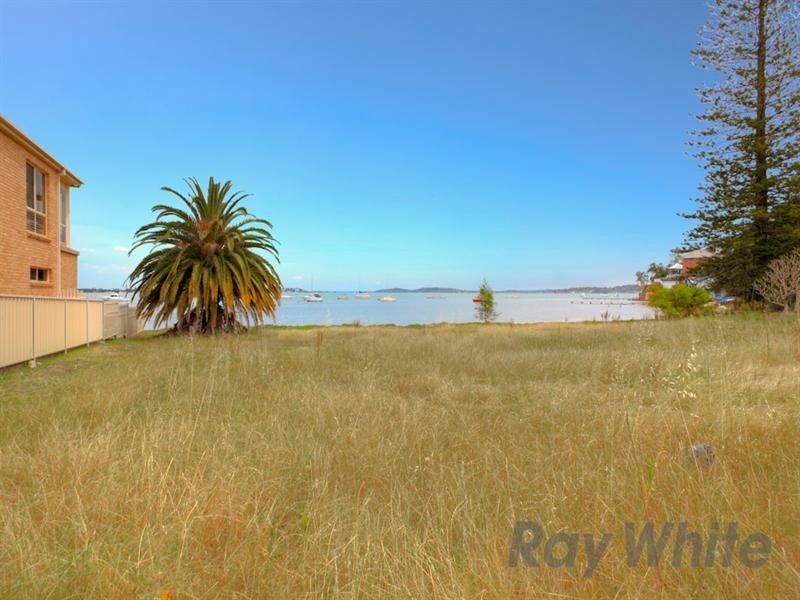 74 Ross Street, Belmont NSW 2280