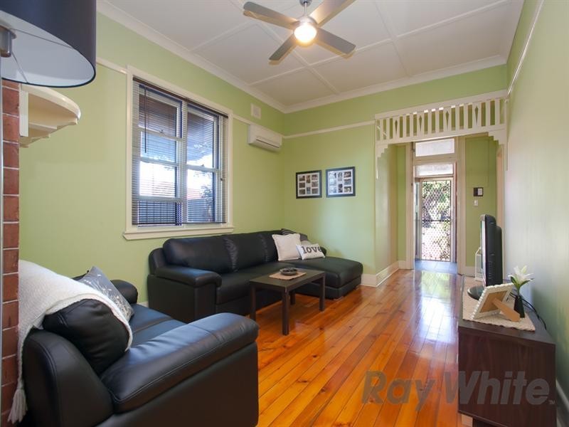 11 George Street, Mayfield NSW 2304