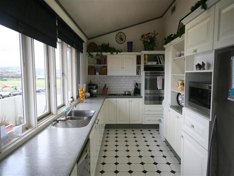 2 Bar Beach Avenue, Bar Beach NSW 2300