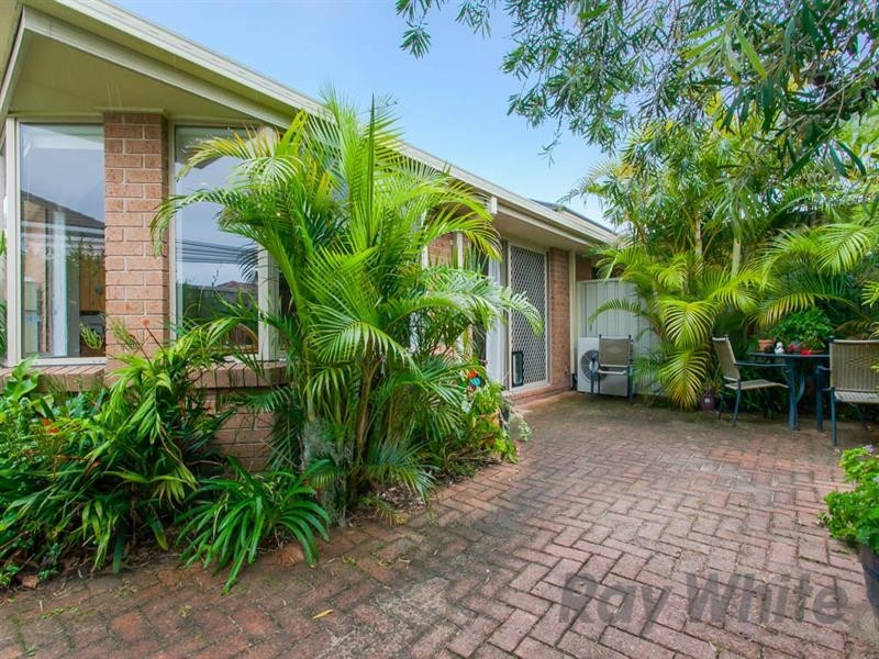 2/26 Geraldton Drive, Redhead NSW 2290