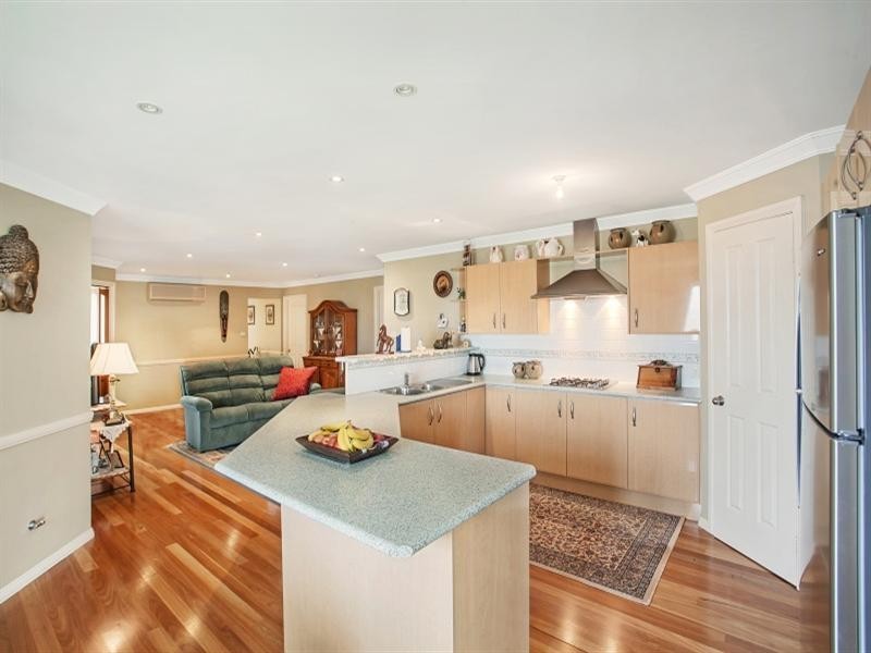 12 Caribou Street, Cameron Park NSW 2285