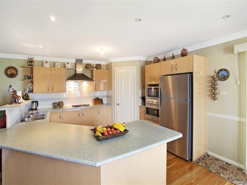 12 Caribou Street, Cameron Park NSW 2285