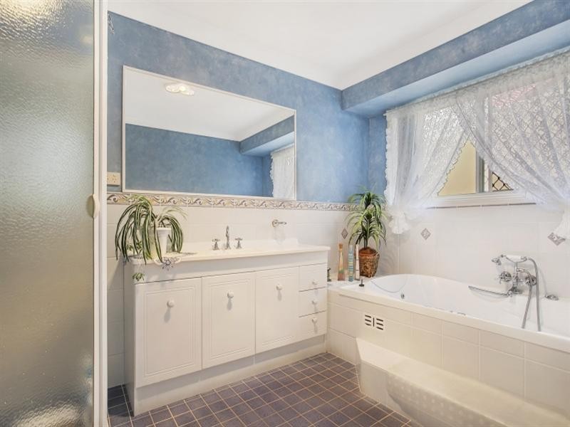 12 Caribou Street, Cameron Park NSW 2285