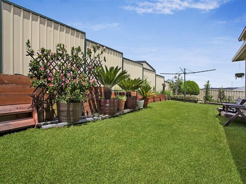 12 Caribou Street, Cameron Park NSW 2285