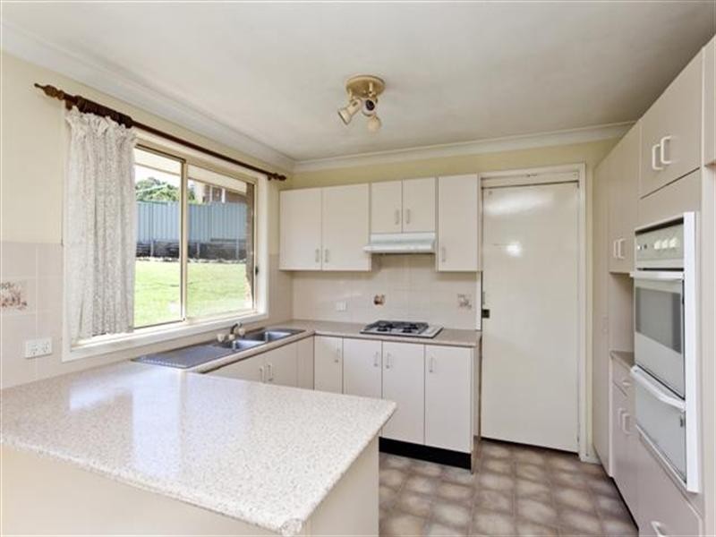 4 Croydon Place, Warners Bay NSW 2282