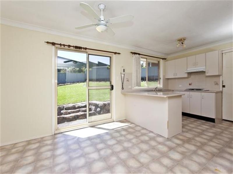 4 Croydon Place, Warners Bay NSW 2282