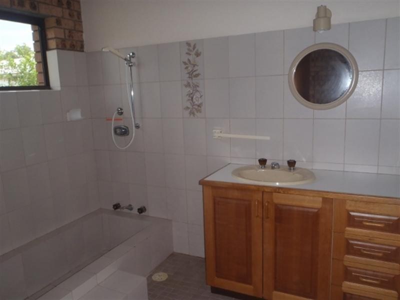 20 Jones Avenue, Warners Bay NSW 2282