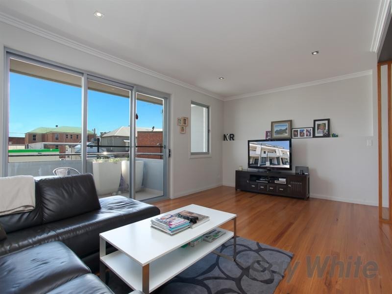 8 Dickson Street, Wickham NSW 2293